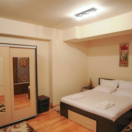 Appartamento Casa Di Luca Braşov Esterno foto